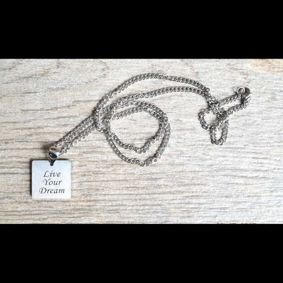 BOGO “Live your Dream” Inspirational Necklace - Picture 2 of 2